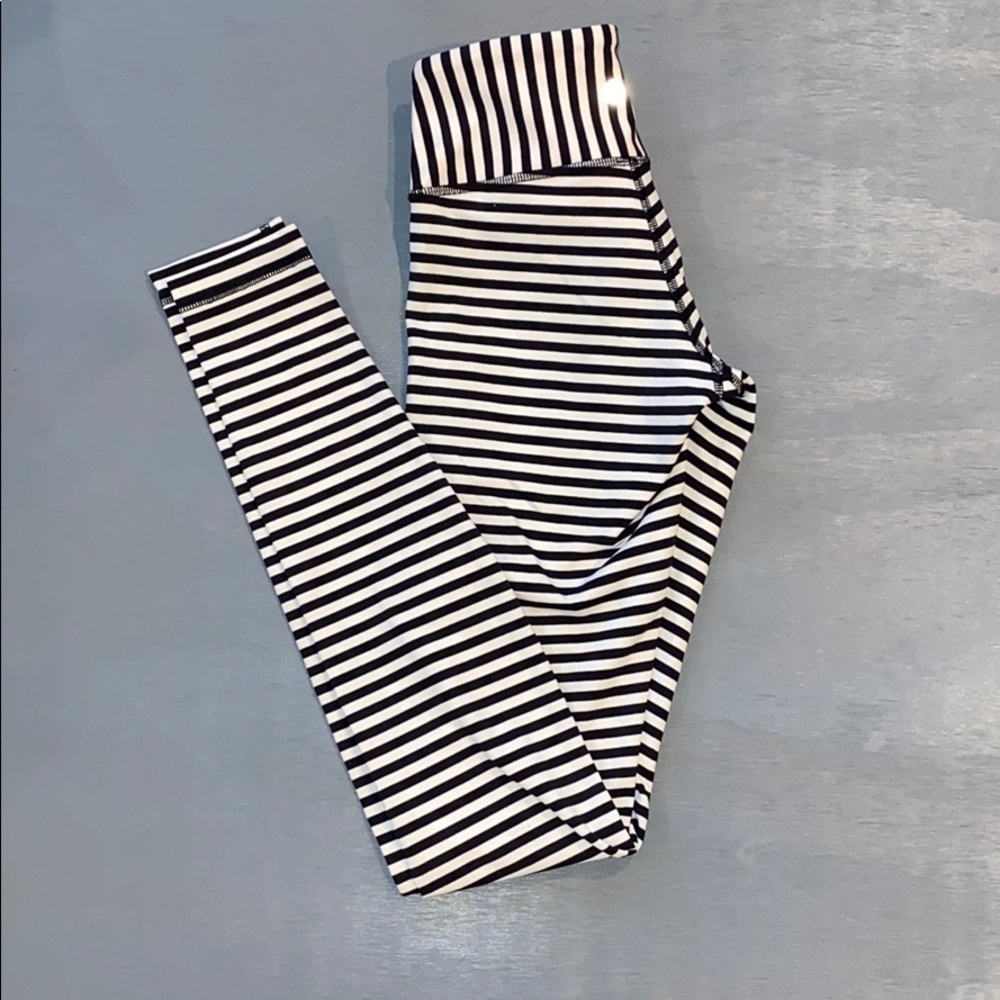 LULULEMON LONG PANT SIZE 2